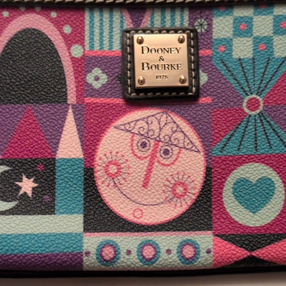 Dooney & Bourke "It's A Small World" Wristlet - Picture 2 of 10
